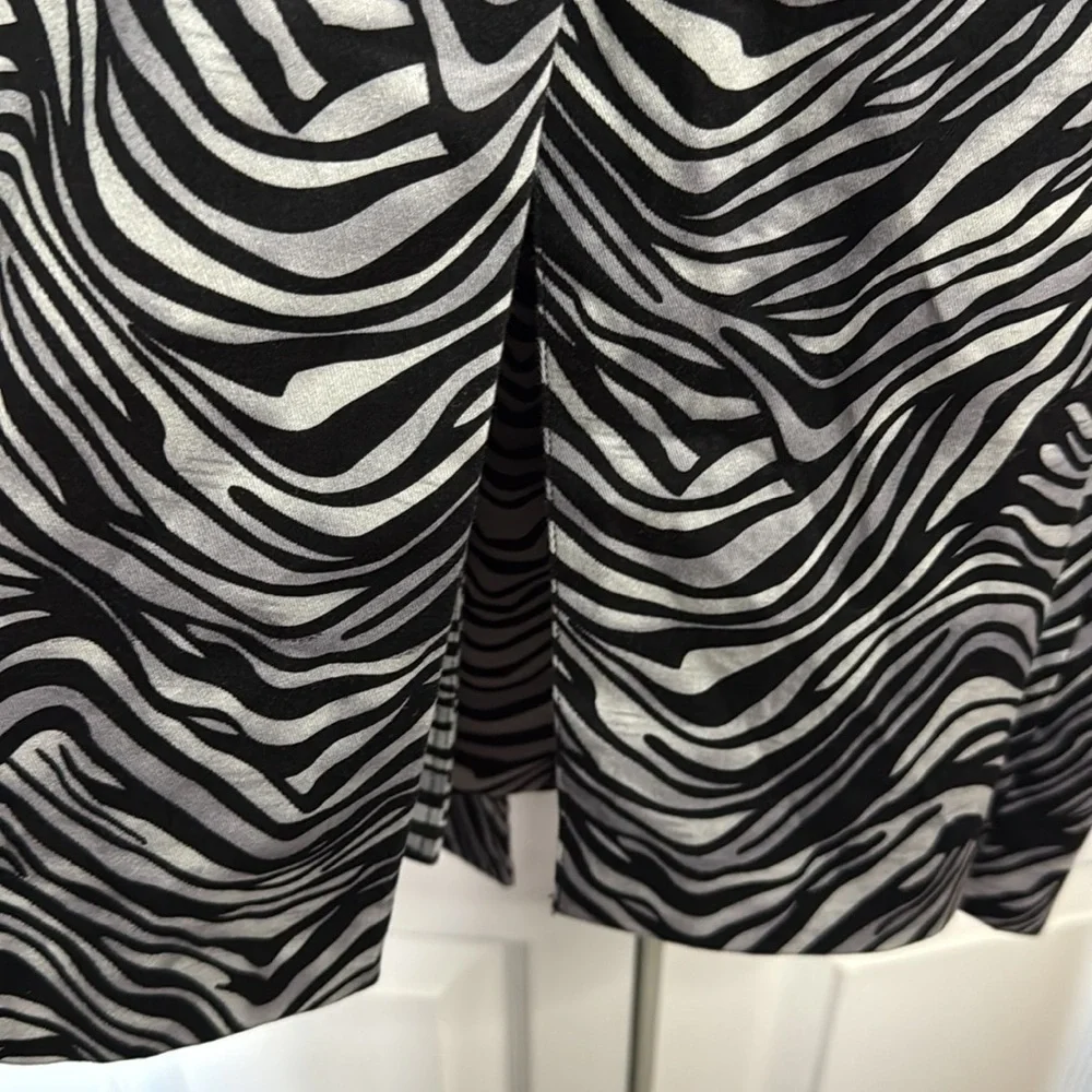 Stylish Julie Mitchell Zebra Print Women's Coat size XL petite